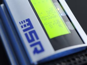 Universal-Datenlogger mit Display für Anzeige in der Dunkelheit