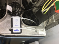 MSR385SM Funk-Sendemodul mit Temperatursensoren im Inneraum des Fahrzeuges. Bildquelle: Sven Strebel 