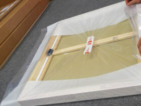 datalogger in use for transport monitoring of a fragile painting